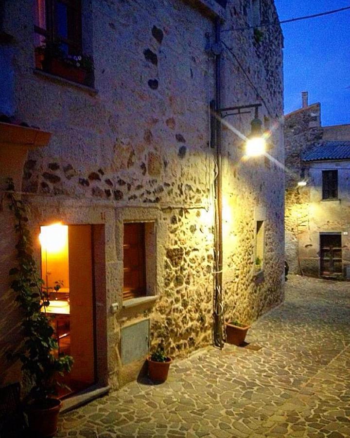 La Casa Del Borgo Bed and Breakfast Ittireddu Buitenkant foto